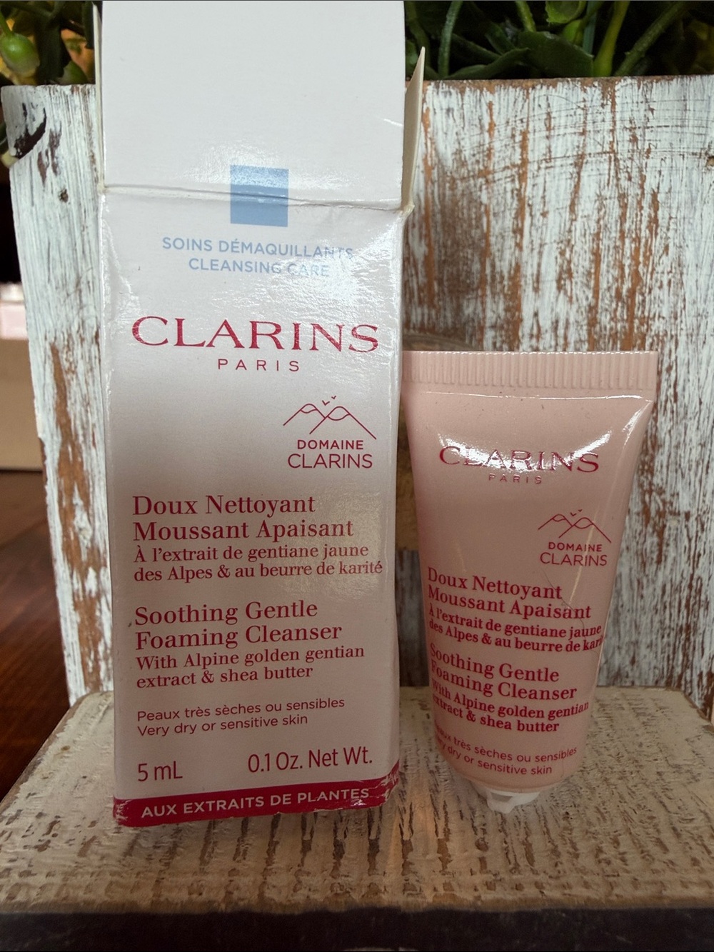 Clarins Soothing Gentle Foaming Cleanser —SAMPLE SIZE 5ml